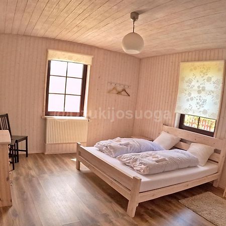 Hostal Dzukijos Uoga Virsurodukis Exterior foto